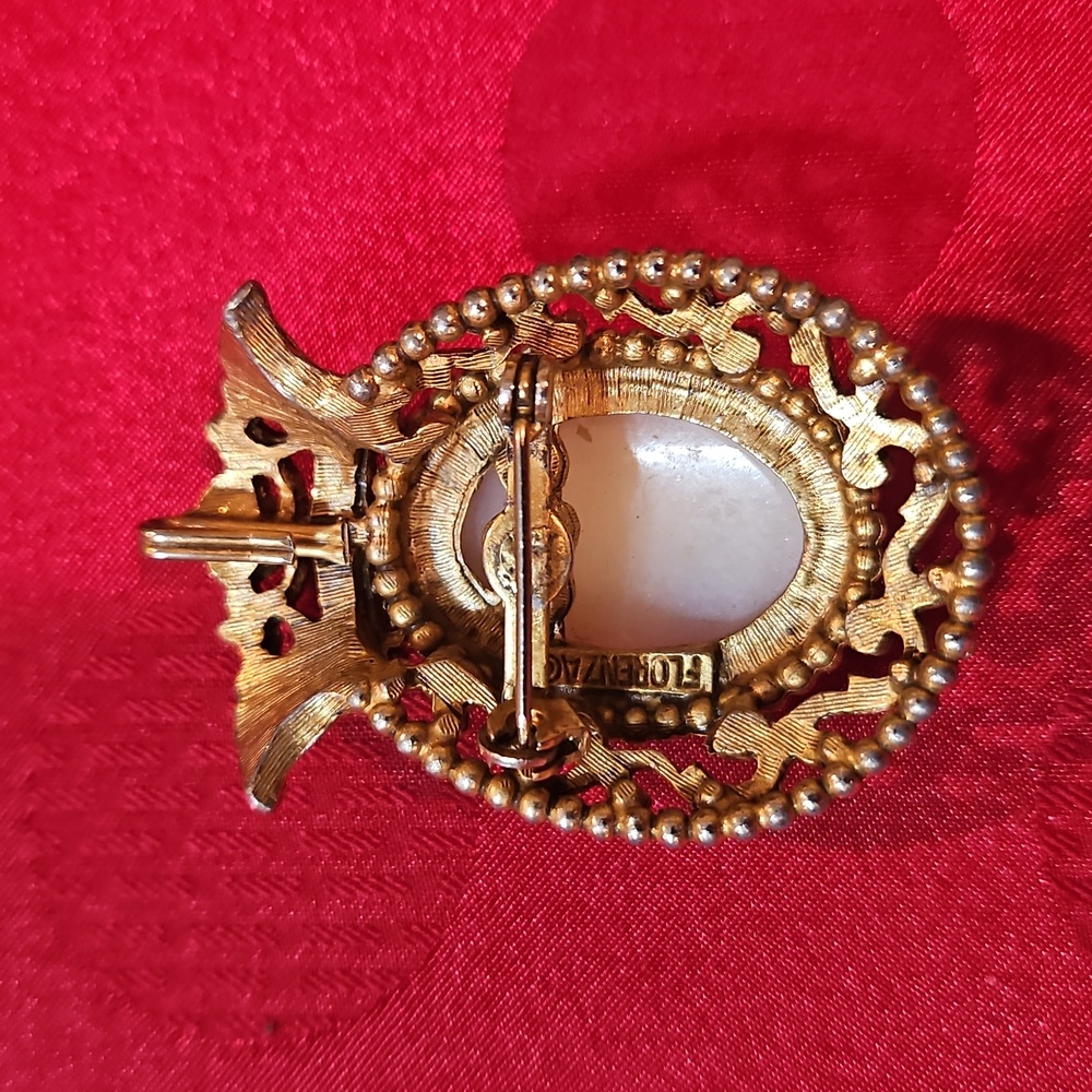 Vintage Florenza Real Cameo Brooch/Pendent - Picture 4 of 9